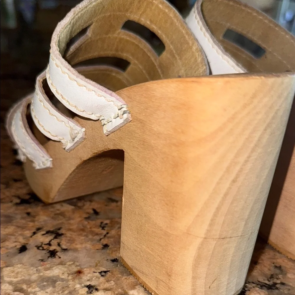 Wooden White Strappy Platform Sandals size 6